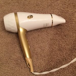 T3 Featherweight hair blowdryer